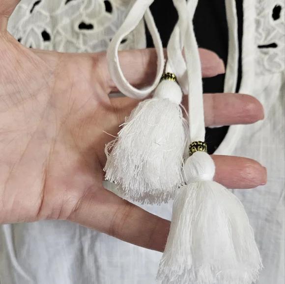 Knox Rose White Eyelet Top - Picture 2 of 9